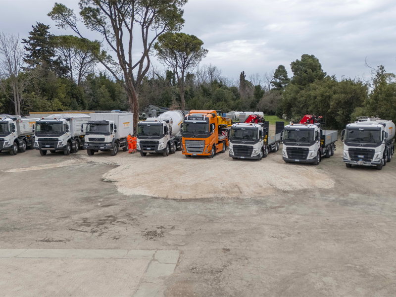 Infrastrutture: Toto Costruzioni rinnova la flotta con 52 nuovi mezzi Volvo Trucks